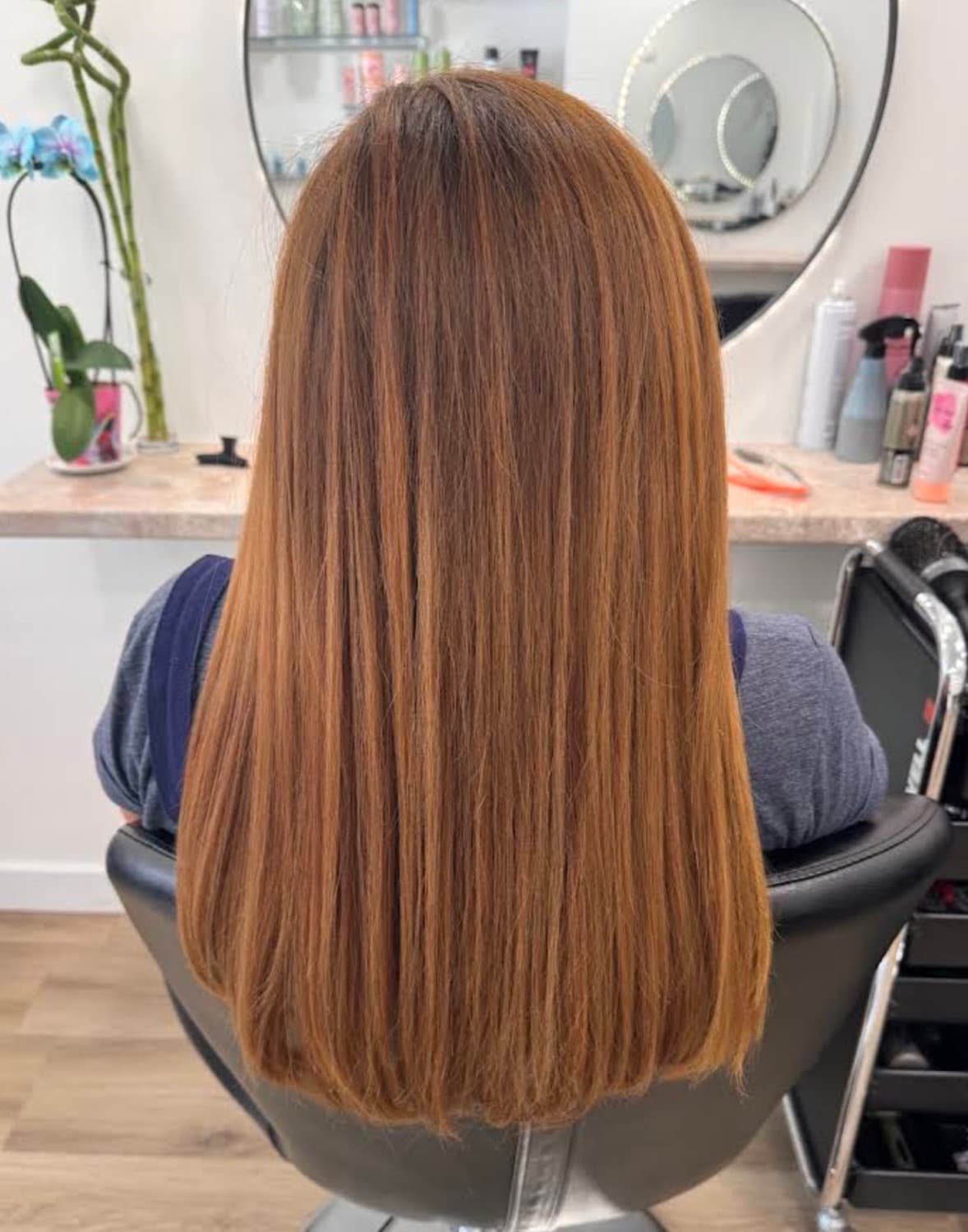 Lissage à la kératine : cheveux longs, lisses et brillants